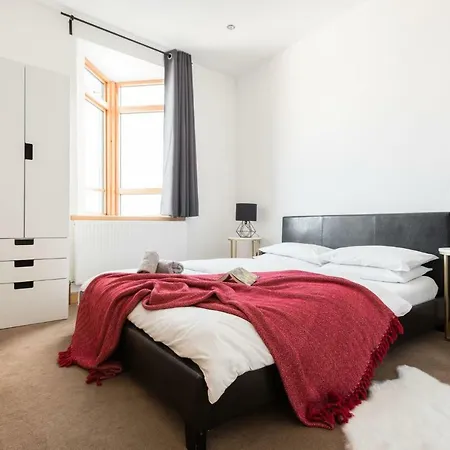 The College Loft - Historic Light-flooded 3bdr شقة بريستول