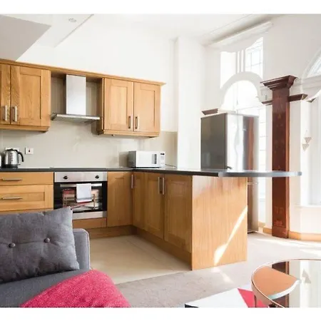 The College Loft - Historic Light-flooded 3bdr Bristol