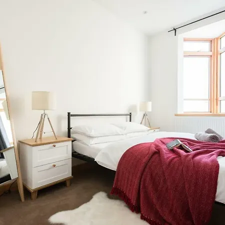 The College Loft - Historic Light-flooded 3bdr Apartment Bristol